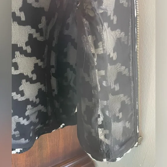 Black and White Houndstooth Sleeveless vest women’s size small - Picture 13 of 13
